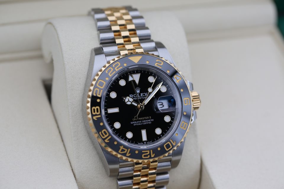Rolex GMT Master II 126713 GRNR Image 2